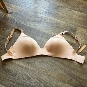 *SOLD* NWT Skims Wireless Lightly Lined Plunge Bra Size 34H